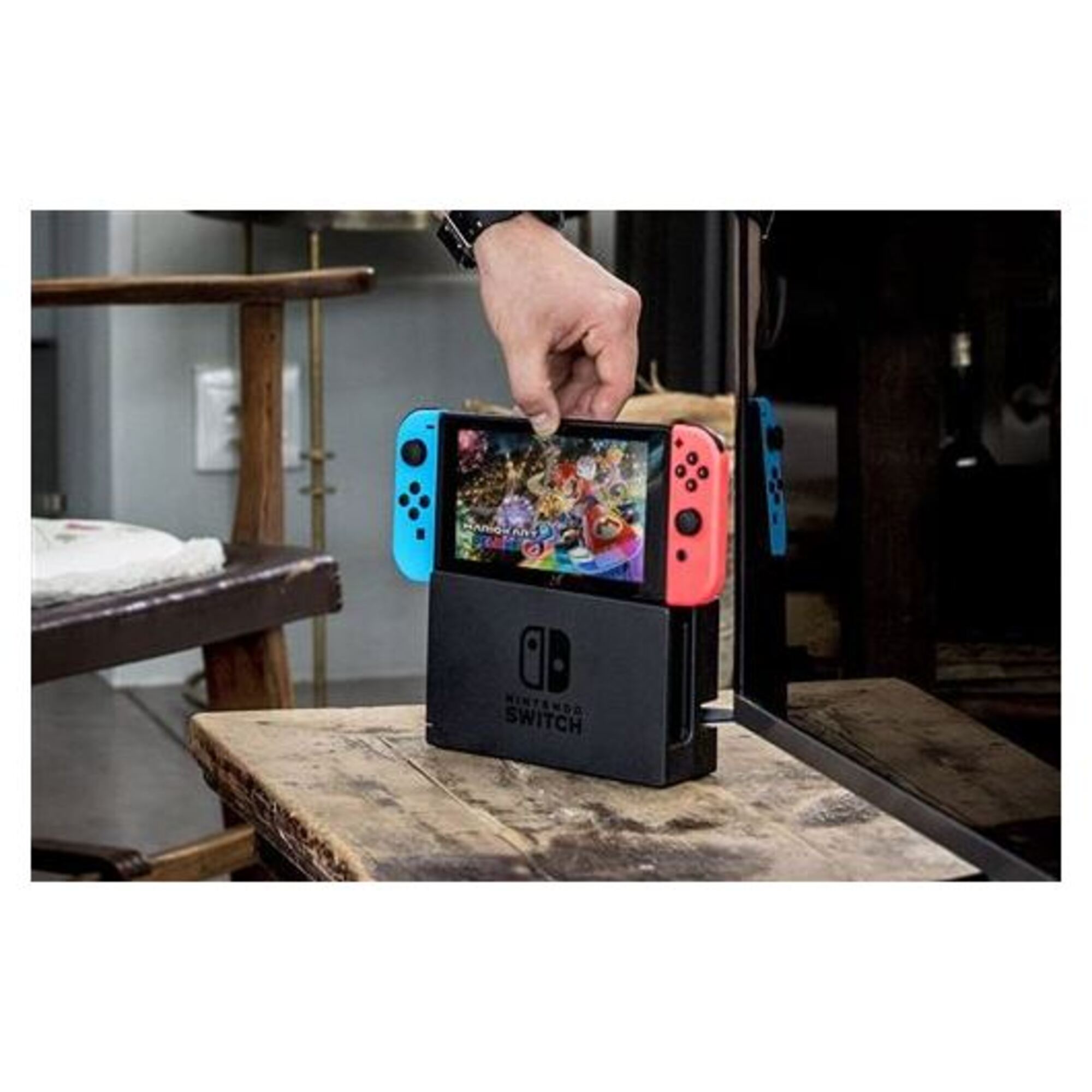 Switch Néon 32Go + Super Mario Party et Mario Kart 8 Deluxe, Rouge, Bleu - Excellent état