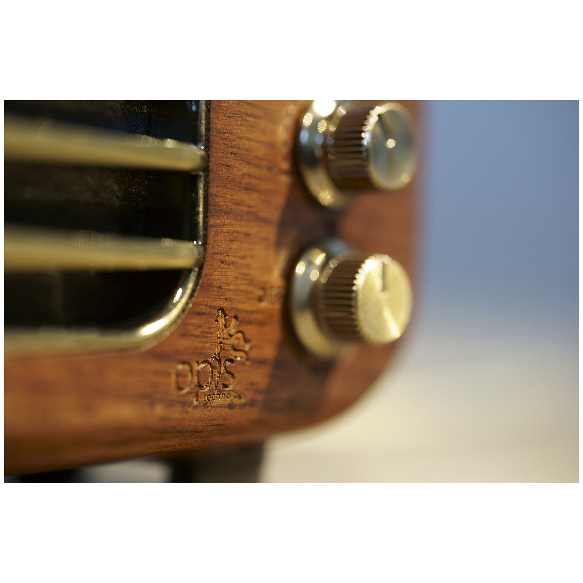 Petit Haut parleur Bluetooth Rétro en Bois et Radio VHF Noyer Neuf - vue 2