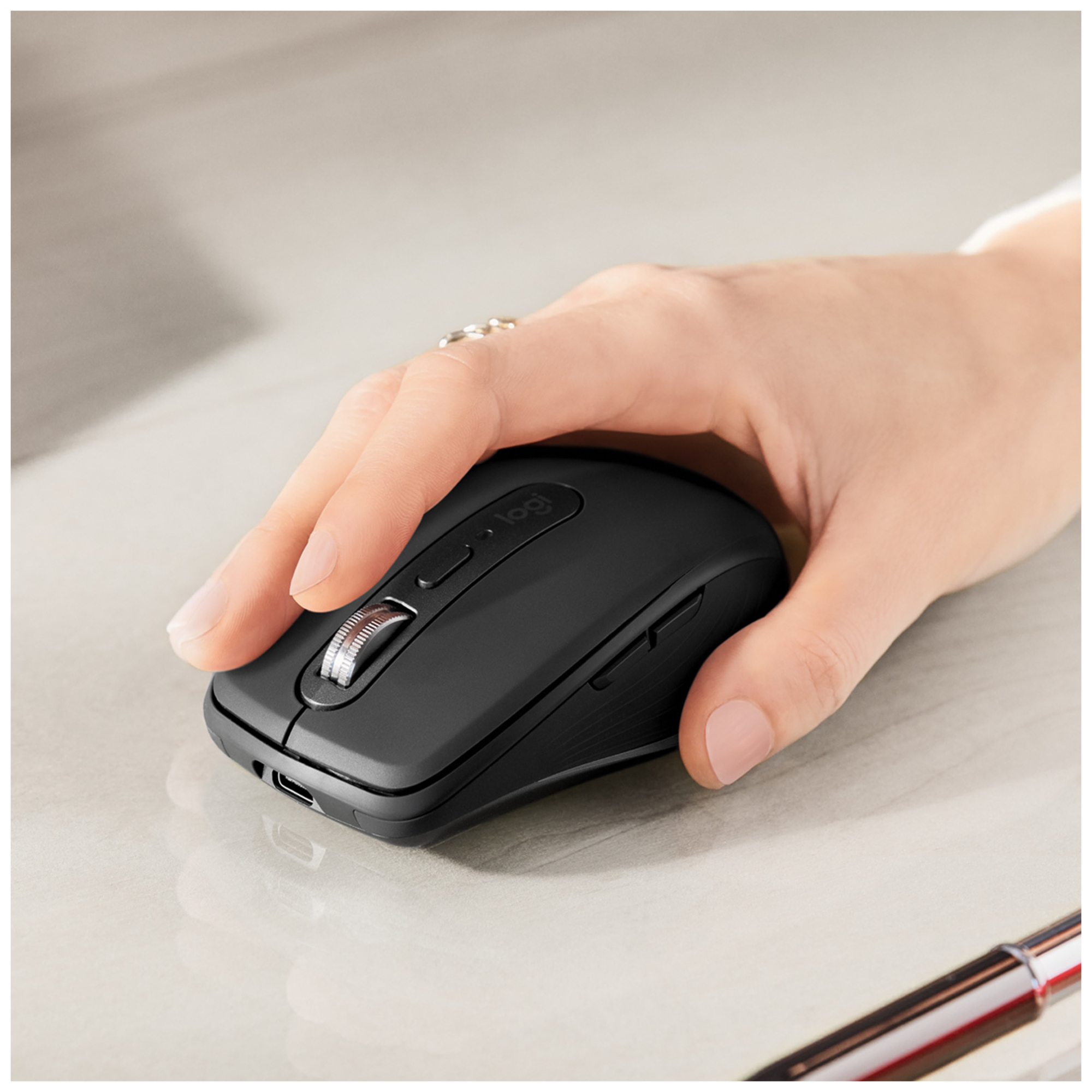 Logitech MX Anywhere 3 Compacte sans Fil Défilement Magnétique Toute Surface Capteur 4 000 PPP Boutons Personnalisables USB C Bluetooth Apple Mac iPad Windows - vue 8