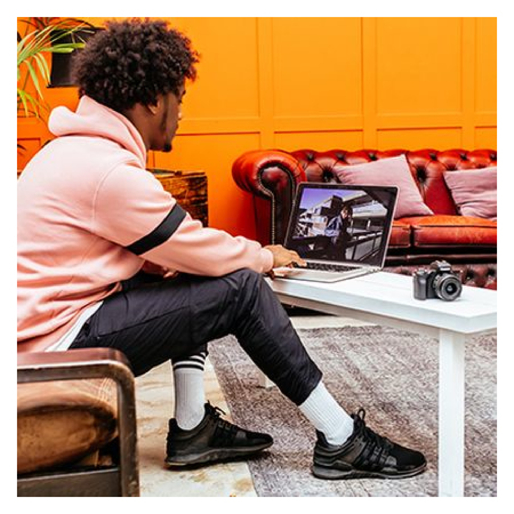 Canon EOS M50 + EF-M 15-45mm IS STM MILC 24,1 MP CMOS 6000 x 4000 pixels Noir - Excellent état